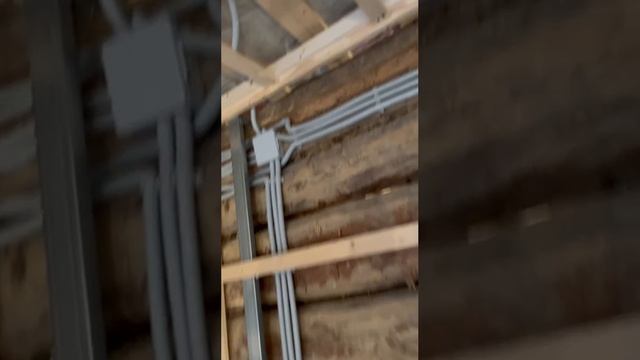 Сделали новую электропроводку в гофре открытую в домике отдыха. смотреть онлайн