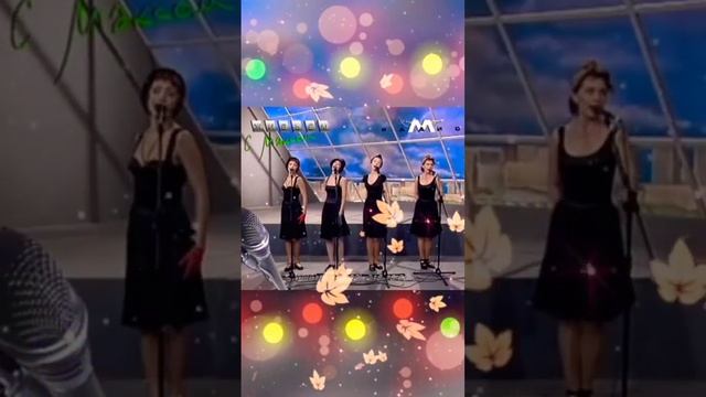 #shorts . Колибри . жёлтый лист осенний..🎼🎵🎵👍🙌❤️ смотреть онлайн