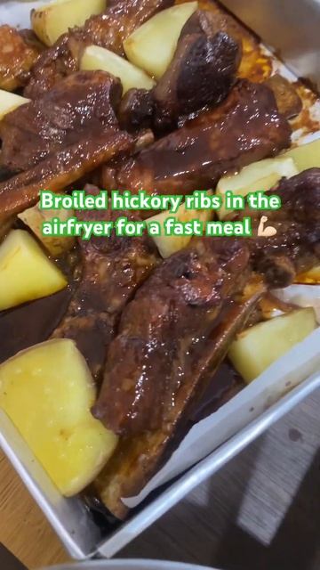 Fastbreak lunch is airfryer broiled hickory ribs and buttered corn. Let’s eat! #schooldays #ribs смотреть онлайн