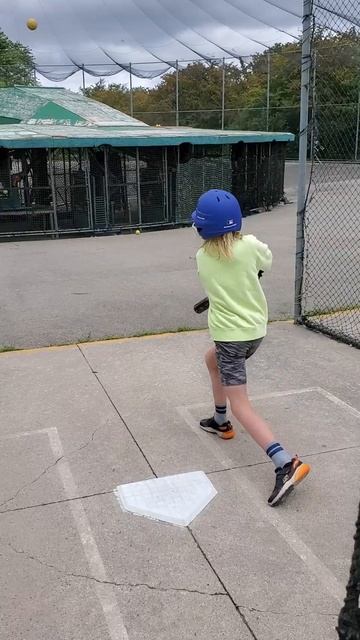 BASEBALL Batter Hits 14 Baseballs in Batting Cage with 45mph Pitching Machine #shorts #viral #video смотреть онлайн