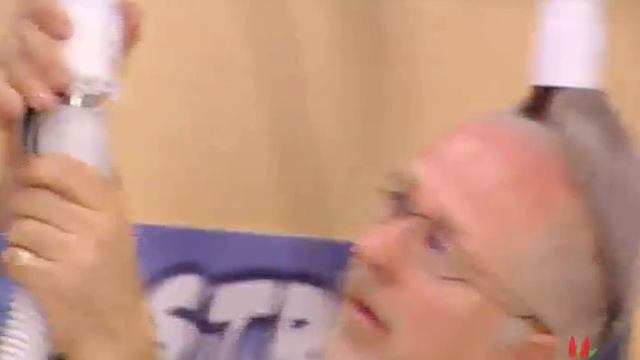 Hidden Camera Wig Sucking Vacuum Cleaner Stand смотреть онлайн