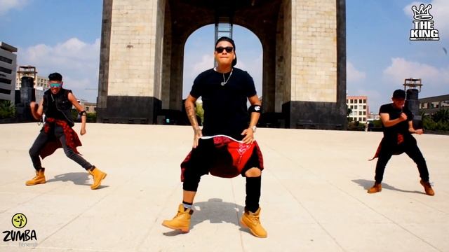 Dobla Rodilla Don Omar Ft. Wisin | ZUMBA | ISRA FS KING | #FitnessStreet #TheKing