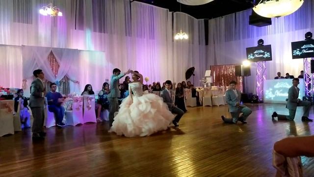 Beauty and the Beast - Ariana Grande & John Legend / Quinceañera Vanessa Vals смотреть онлайн