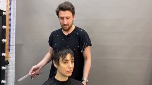 Как стричь макушку в короткой стрижке