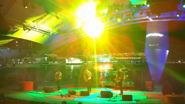 Run Neon Tiger - Day After Light (NEW SONG live at Baybeats 2012) смотреть онлайн