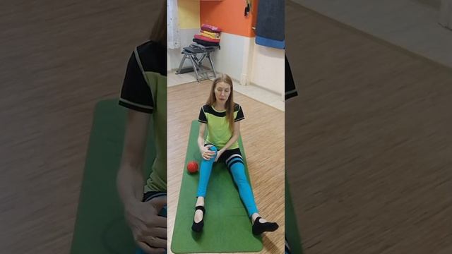 "растяжка" задней поверхности бедра, часть 2 смотреть онлайн
