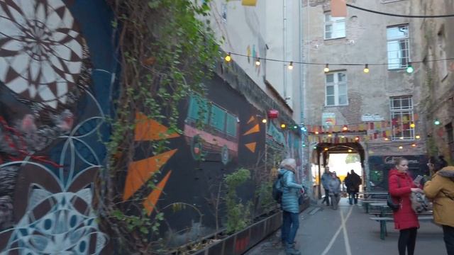 Berlin Walk Mitte Haus Schwarzenberg 🇩🇪 [4K] Streetart, Art & Coulture, History, Germany смотреть онлайн