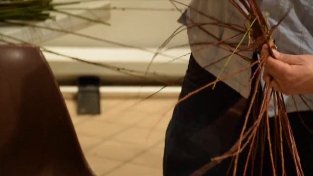 Carlos Herrera demonstrates Pueblo basketmaking смотреть онлайн