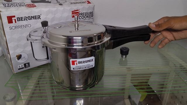 BERGNER 3L STEEL PRO PRESSURE COOKER [SORRENTO] #bergner #triplycookware #cooker #brand