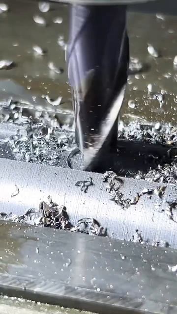 Изготовление вала для шнека / Manufacturing of the feed screw смотреть онлайн