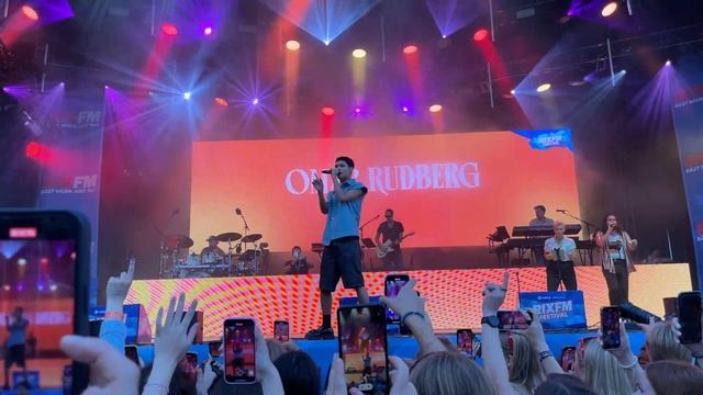 Omar Rudberg - I’m So Excited (Live Stockholm) смотреть онлайн