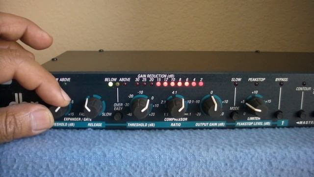 dbx 166A Compressor / Limiter / Gate Quick Review y Demo смотреть онлайн