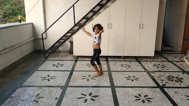 Dance on Illegal Weapon 2.0 by Freya смотреть онлайн