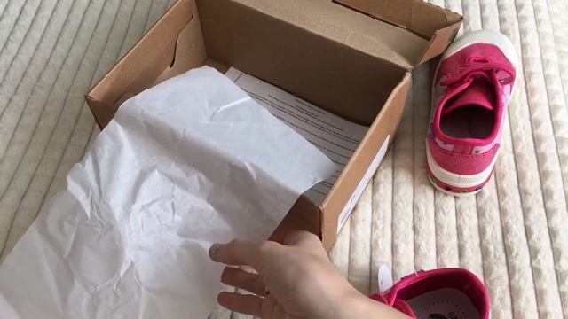 ASMR Unboxing & fitting АСМР Распаковка и примеркас шёпотом смотреть онлайн