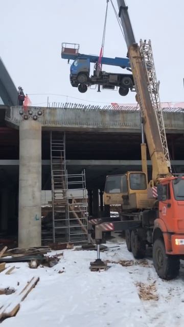 Аренда автокрана 40 тонн в Мытищах. 89264950005 Краны 16-250т Москва, МО смотреть онлайн