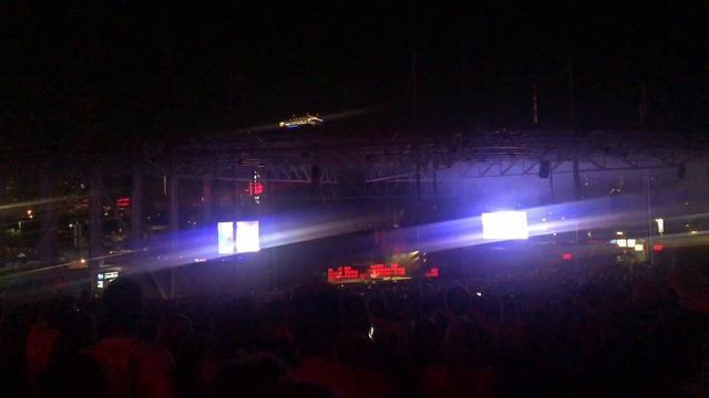 Blink-182 Enema of the State 20th Anniversary Tour @ Budweiser Stage смотреть онлайн