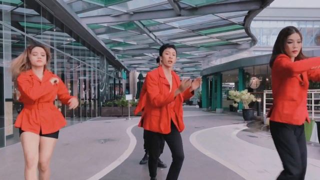 KARD (카드) - BOMB BOMB (밤밤) DANCE COVER BY ROYAL FLUSH | ACE DANCE MANAGEMENT FROM INDONESIA смотреть онлайн