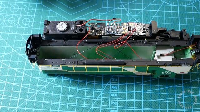Athearn GP40-2 Speaker Upgrade смотреть онлайн