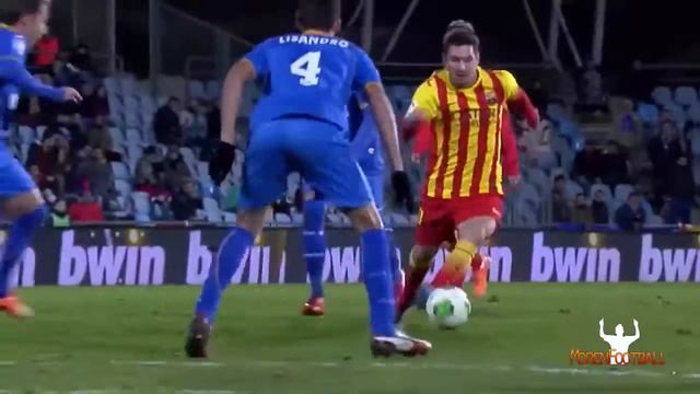 ЛИОНЕЛЬ МЕССИ ● СУМАСШЕДШИЕ ФИНТЫ И ОБВОДКИ! смотреть онлайн