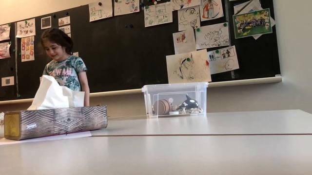 Mira Mia okulda şarkı söylüyor смотреть онлайн