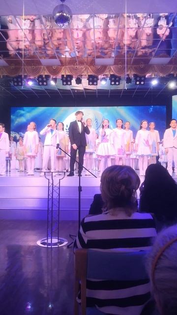 И пусть летят белые голуби над миром большим.. смотреть онлайн