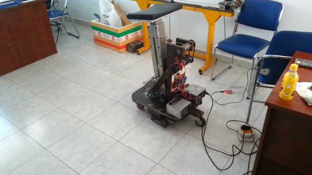 Robot di chuyen bam theo duong zigzag смотреть онлайн