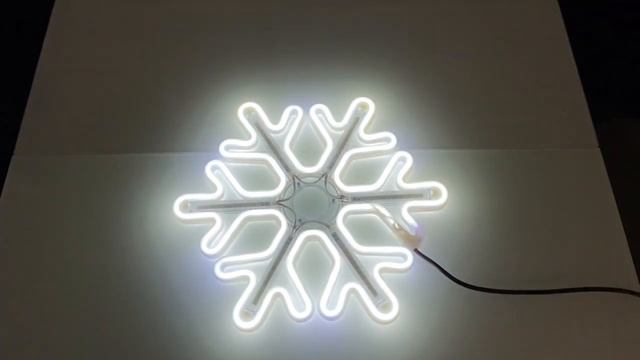 EUROLED.LV / LED Ziemassvētku gaismeklis / CW - Auksti balta + FLASH / 36 x 40 cm / 60 LED смотреть онлайн