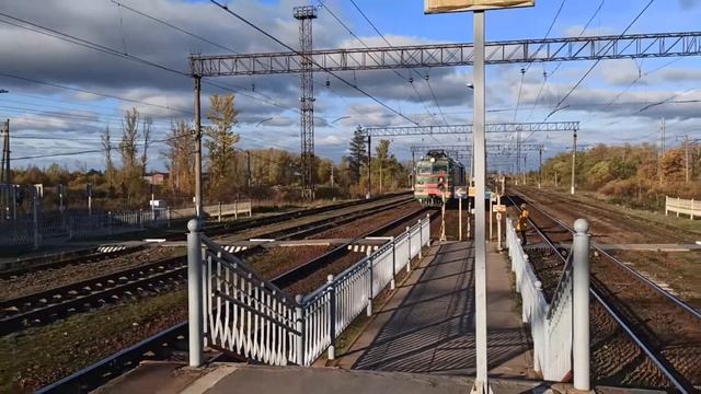 ВЛ10 следует мимо станции Антропшино смотреть онлайн