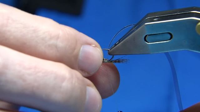 Tying a Jig Head Shrimp (Gammarus) with Davie McPhail смотреть онлайн