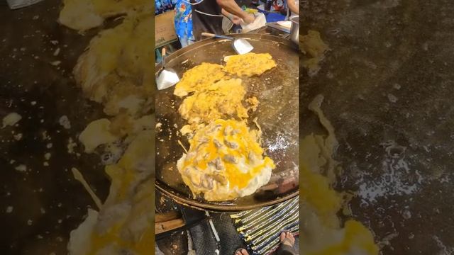 Fried Oyster Mussel Crispy Omelette Bangkok Street Food Thailand - Asian street food смотреть онлайн