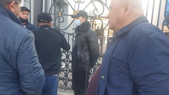 КОТТА ЖАНЖАЛ МИЛЛИЙ ГВАРДИЯ БИЛАН ОЛИЙ СУД БИНОСИДА БЕЗ МОНТАЖ ОЗИДАН ҚУРҚАДИ КУТТИ ТОЗАМАС смотреть онлайн