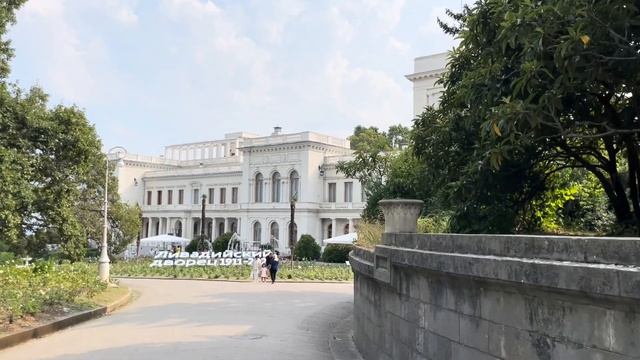 ВЛОГ/дворцы,новая машина,прогулка на катере,встреча с друзьями смотреть онлайн