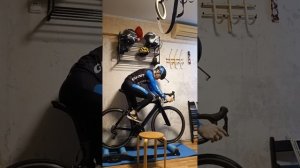Tacx Galaxia T1100 роликовый велостанок. Первый раз.