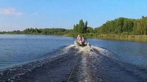 Лодка ПВХ плюс мотор Hidea 9,9 Pro потащит ли ватрушку?