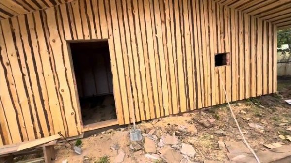 Фасад новой Баньки из необрезной сосны готов!!!