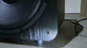 Subwoofer Füße - SVS SoundPath, Bowers & Wilkins beim SVS SB-1000 Pro im Woofer-Test