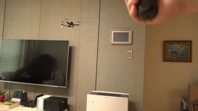 Shift Red 시프트 레드 엄지손가락으로 조정하는 신기한 드론 리뷰 смотреть онлайн
