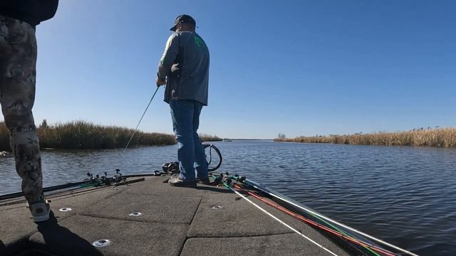 Catching Bass on Crack!! смотреть онлайн