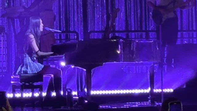Olivia Rodrigo - drivers license (Toronto 1 2022) смотреть онлайн