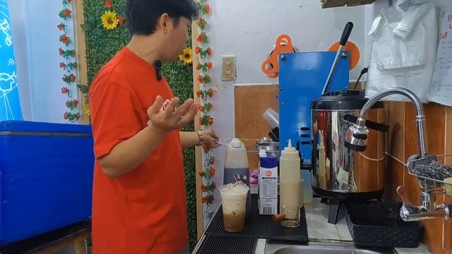How to make Spanish Latte using espresso syrup смотреть онлайн