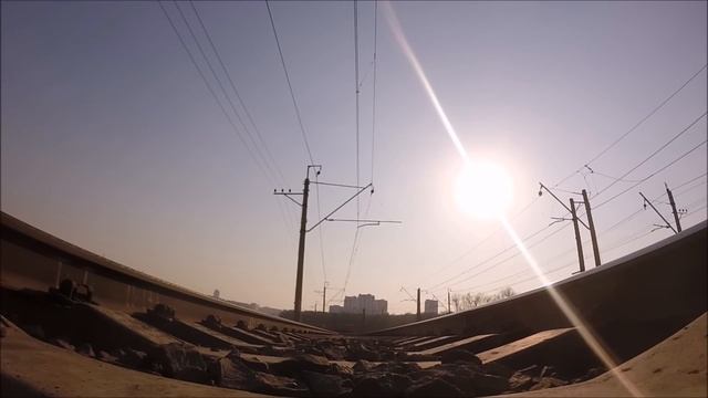 UNDER THE TRAIN (Поезда снизу)