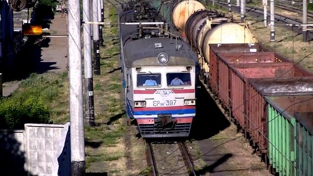 Прибытие ЭР9М-397 на станцию Вишнёвое смотреть онлайн