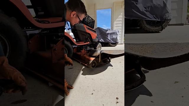 Yard Tractor DIY Deck Roller For Deck Removal смотреть онлайн