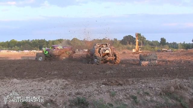 Mud Truck Racing Compilation смотреть онлайн