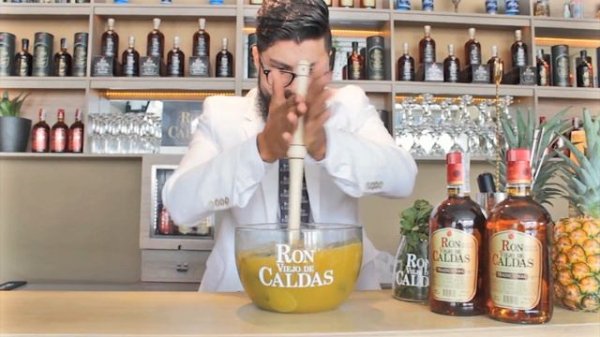 Cocktails Ron Viejo de Caldas (Ron Punch)