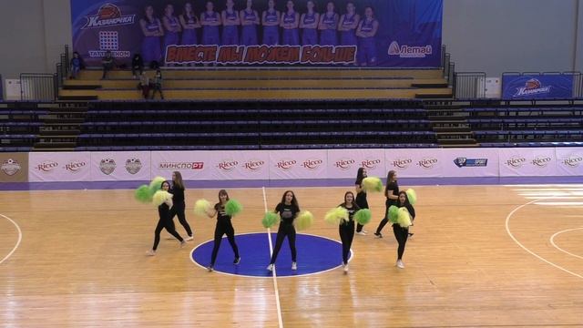 Школьная Футбольная Лига 2019. Полный матч Пантеры (16) vs Тигры (41). 4:1 смотреть онлайн