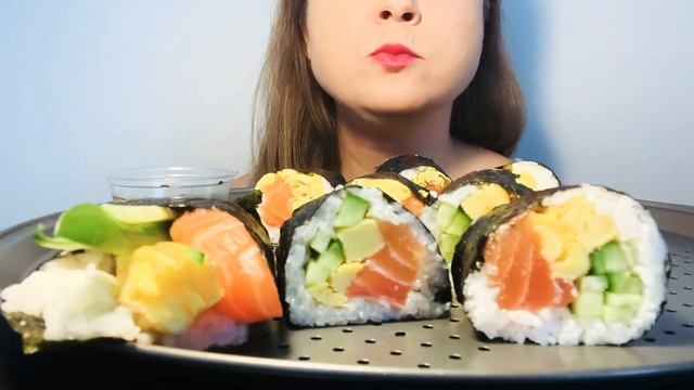 ASMR SUSHI ROLLS смотреть онлайн
