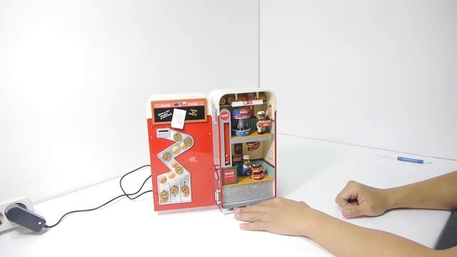 ENESCO Coca Cola Collectables - Vintage Vending Machine смотреть онлайн