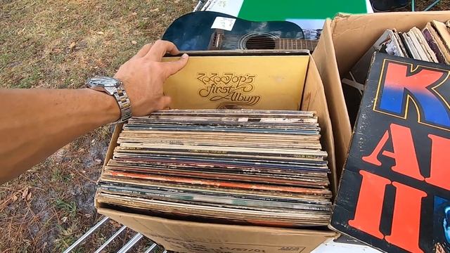 Some Gorilla Marketing and we go to a few garage sales. I also have a local sale! смотреть онлайн
