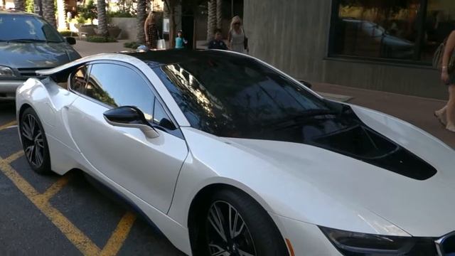 BMW i8 смотреть онлайн